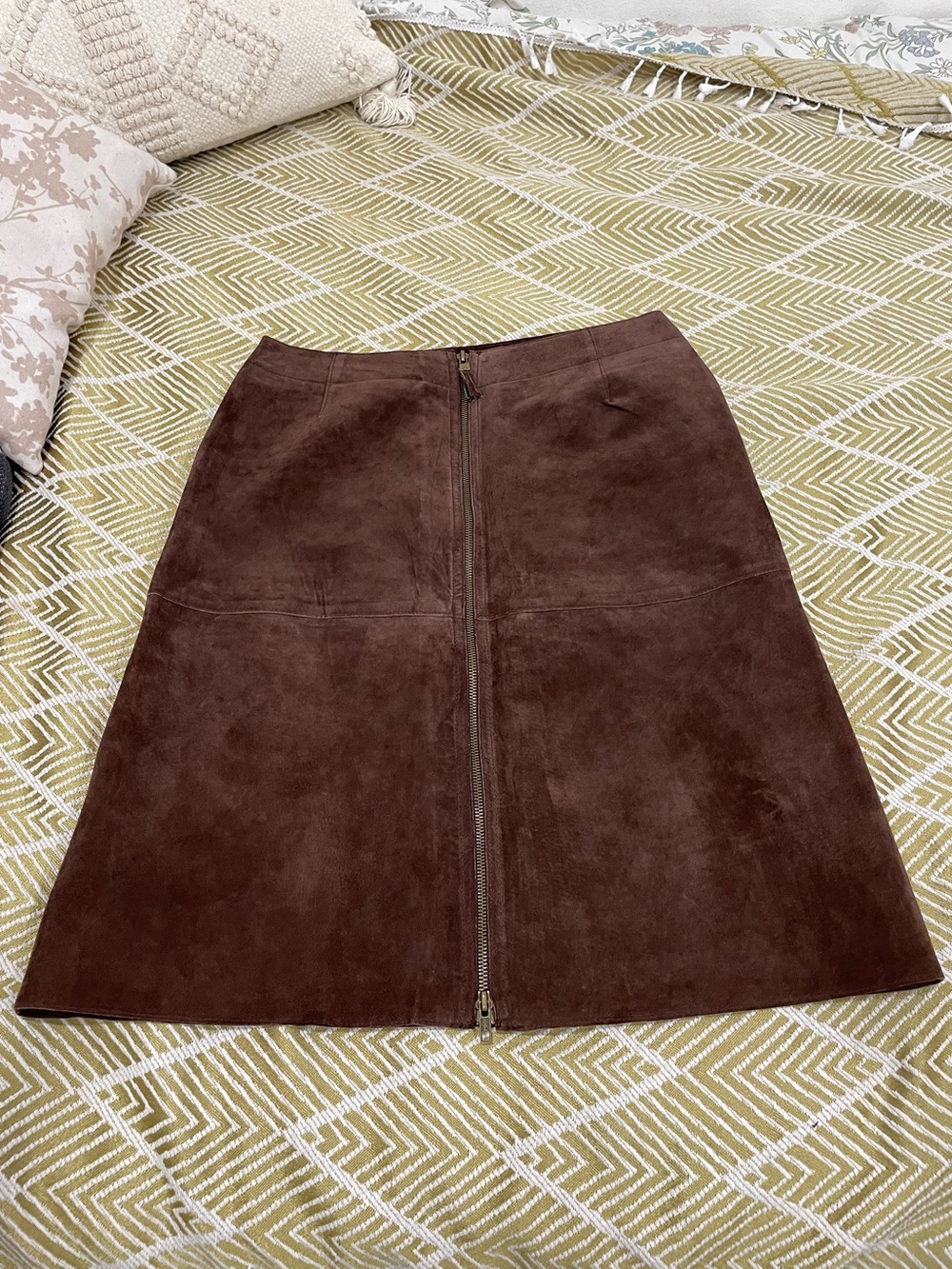 Issac Mizrahi Brown Suede A-Line Skirt with Front Zip